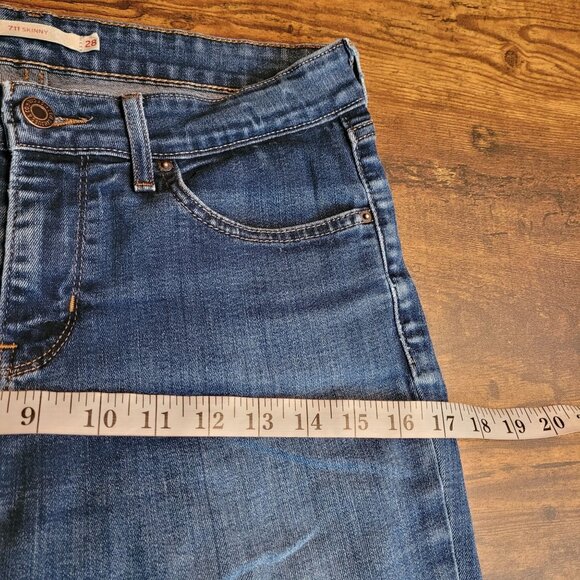 Levi's Jeans Size 28 Low Rise 711 Skinny Medium Light Wash Stretch Denim Western - Picture 9 of 13